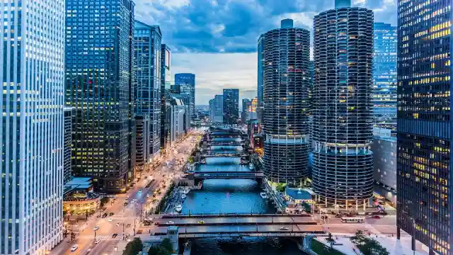 10 Best Places to Visit in Chicago - Activities and Beaches